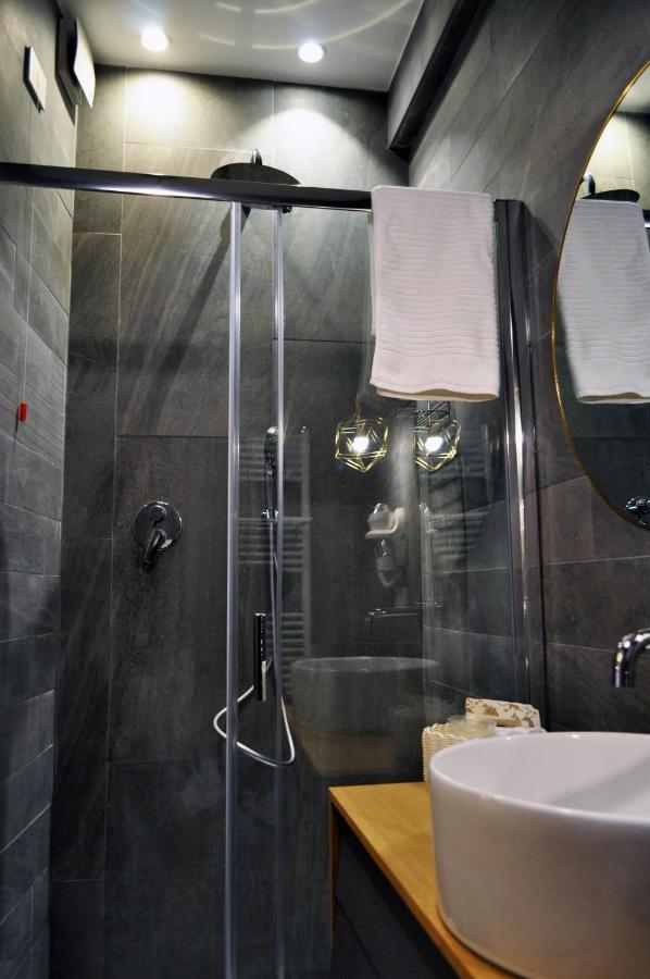 Two-Bedroom Apartment,1042822081:JPEG